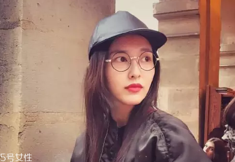 戴眼鏡怎么化妝好看？這么化妝比戴美瞳還美貌