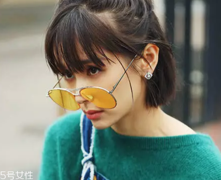 戴眼鏡怎么化妝好看？這么化妝比戴美瞳還美貌