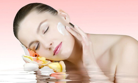 素顏霜和眼霜哪個(gè)先用 素顏霜和眼霜使用方法 素顏霜和眼霜哪個(gè)先用 素顏霜和眼霜使用方法