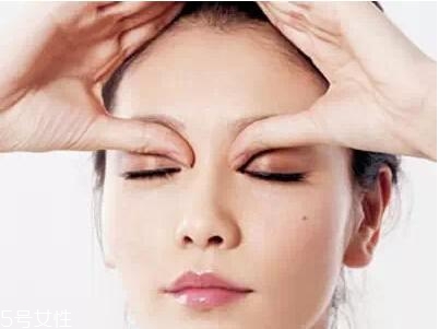 素顏霜和眼霜哪個(gè)先用 素顏霜和眼霜使用方法 素顏霜和眼霜哪個(gè)先用 素顏霜和眼霜使用方法