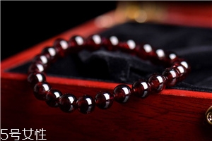 石榴石手鏈睡覺能戴嗎？這些情況你需要考慮