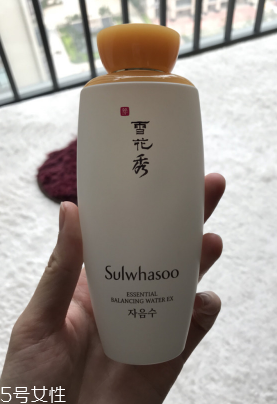 雪花秀平衡水和潤顏水哪個好？潤顏水是鎮(zhèn)店之寶