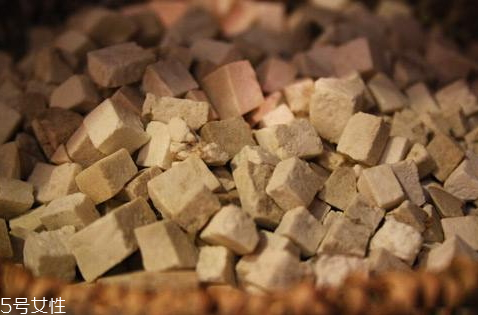 茯苓不能和什么一起吃 相克食物 茯苓不能和什么一起吃 相克食物