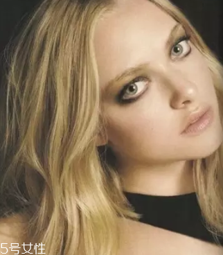 燙發(fā)水怎么使用？自己在家燙發(fā)簡單操作流程