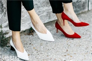 高跟鞋太大了怎么辦？四大妙招解決鞋碼偏大