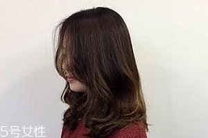 燙發(fā)水能維持多久？3個月左右