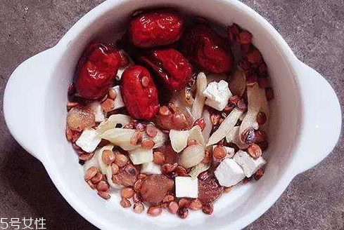 茯苓和紅棗能一起吃嗎 食譜大全 茯苓和紅棗能一起吃嗎 食譜大全