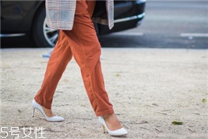 高跟鞋鞋跟太響怎么辦？走路太響這樣解決