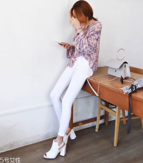 高跟鞋鞋頭蹭了怎么辦？三招修補(bǔ)破損鞋頭