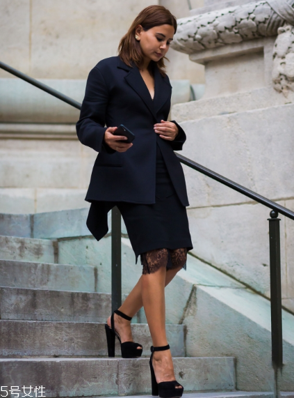 上班穿什么鞋子好看？干練時(shí)髦兼具