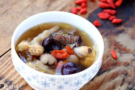 土茯苓可以煲雞嗎 食譜推薦 土茯苓可以煲雞嗎 食譜推薦