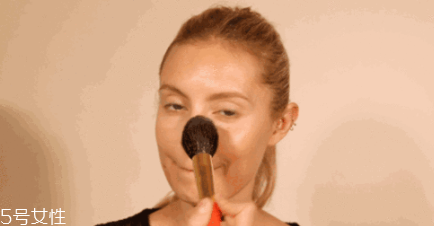 懶人化妝步驟圖 1分鐘搞定自然持久約會妝 懶人化妝步驟圖 1分鐘搞定自然持久約會妝