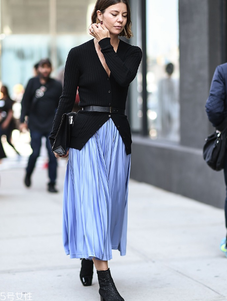 半身裙配什么上衣？既暖又顯瘦的穿搭推薦