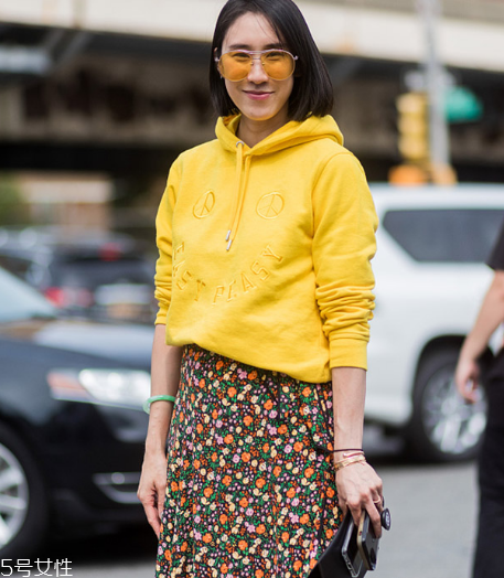 半身裙配什么上衣？既暖又顯瘦的穿搭推薦