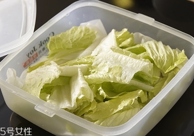 做沙拉用什么蔬菜 有什么蔬菜可以做沙拉 做沙拉用什么蔬菜 有什么蔬菜可以做沙拉