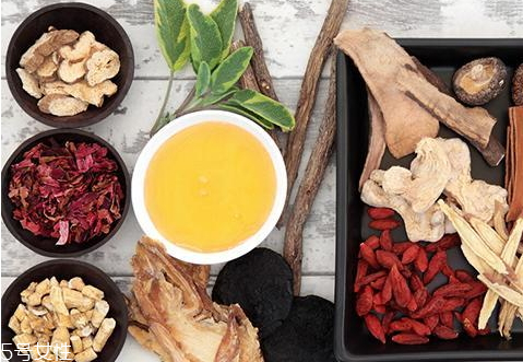 白芍可以泡水喝嗎 滋陰補血的效果 白芍可以泡水喝嗎 滋陰補血的效果