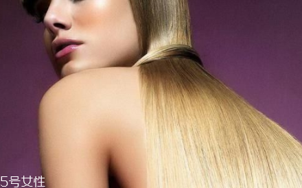 頭發(fā)干燥用什么護(hù)發(fā)素？滋潤保濕型