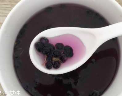 黑枸杞能和紅枸杞一起泡嗎？