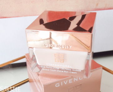 面霜可以當眼霜嗎？年輕肌膚可以少量用