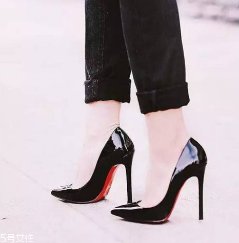 高跟鞋225是多少碼？原來是35碼