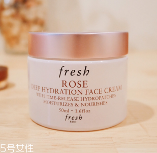 面霜和素顏霜可以同時(shí)用嗎？面霜用量不要太多