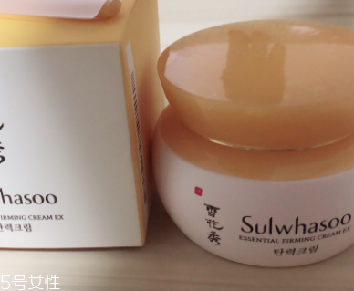 面霜和素顏霜可以同時(shí)用嗎？面霜用量不要太多