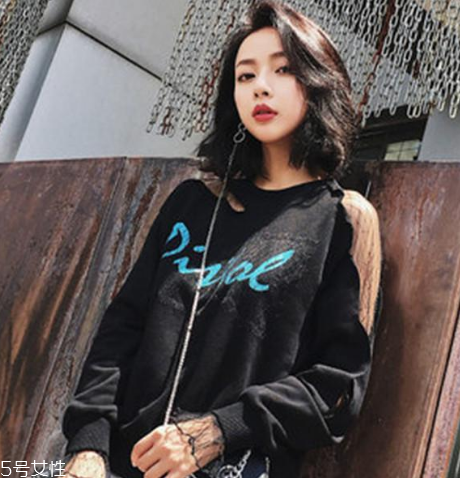 今年流行什么款式衛(wèi)衣？春日造型全靠它