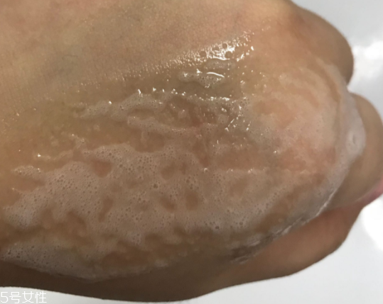 海藍(lán)之謎潔面凝露適合敏感肌嗎？