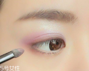 夏天化妝怎么樣不脫妝？8個(gè)小技巧讓你做清爽女神