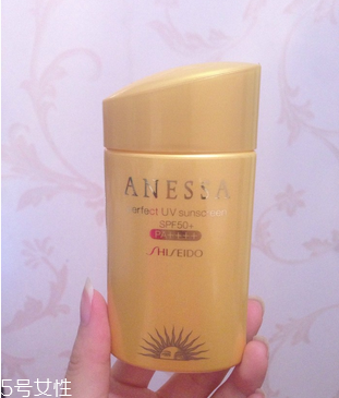 安耐曬金瓶適合什么膚質(zhì) 資生堂安耐曬真假鑒定方法 安耐曬金瓶適合什么膚質(zhì) 資生堂安耐曬真假鑒定方法