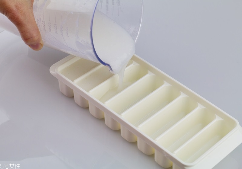 寶寶多大可以喝白開水 1歲以后 寶寶多大可以喝白開水 1歲以后