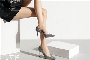 高跟鞋鞋底太硬怎么辦？鞋底硬了對腳不好