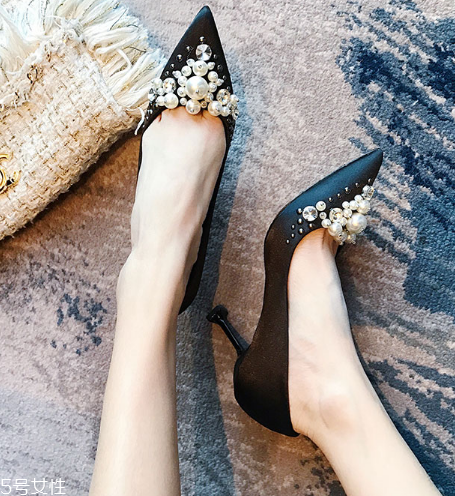 高跟鞋穿久了腳疼怎么辦？