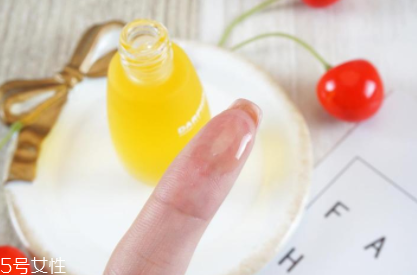 darphin朵梵8花精露怎么樣？百妍緊致芳香精露好用嗎？