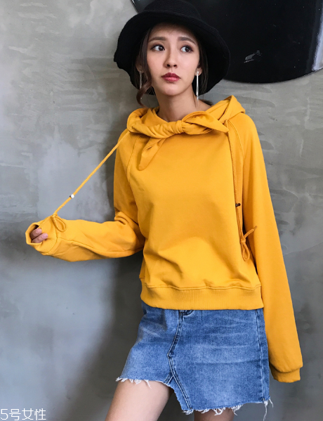 春天穿什么樣的衛(wèi)衣好看？春日百變衛(wèi)衣穿搭