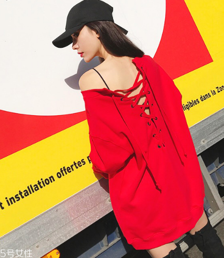 春天穿什么樣的衛(wèi)衣好看？春日百變衛(wèi)衣穿搭