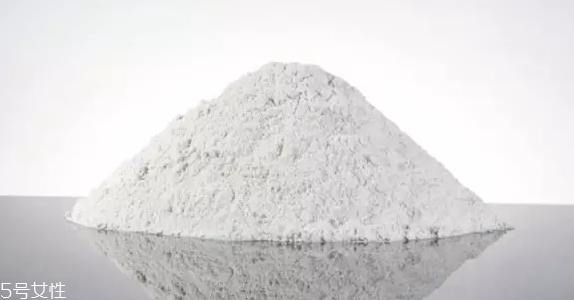 粘土面膜有幾種？高嶺土是最常見的清潔面膜成分