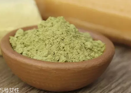 粘土面膜有幾種？高嶺土是最常見的清潔面膜成分