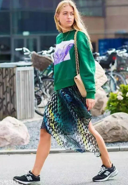 春天怎么搭配衣服好看？開(kāi)春回頭率爆表