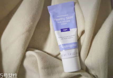 露得清a醇用完要關(guān)燈嗎 露得清a醇晚霜使用順序 露得清a醇用完要關(guān)燈嗎 露得清a醇晚霜使用順序