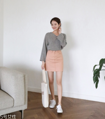 粉色短裙配什么鞋子？少女感爆棚穿搭