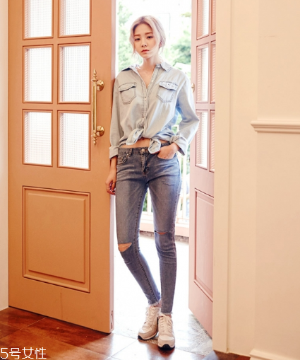 淺藍(lán)色襯衫怎么搭配？干練清新隨意切換