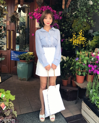 淺藍(lán)色襯衫怎么搭配？干練清新隨意切換