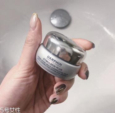 敏感肌護(hù)膚大作戰(zhàn) 這些小東西讓你的皮膚悄悄變好 敏感肌護(hù)膚大作戰(zhàn) 這些小東西讓你的皮膚悄悄變好