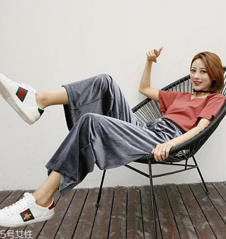 闊腿褲顯屁股大怎么辦？闊腿褲穿搭誤區(qū)