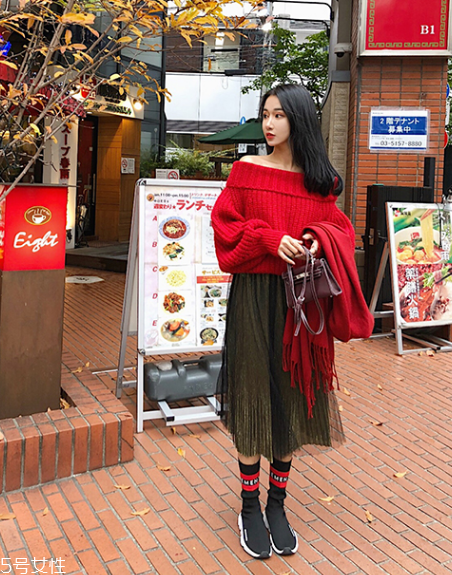 今年流行什么樣的毛衣？這三款都很有范兒