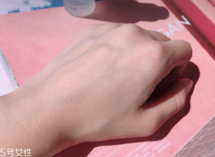 油性肌膚用什么爽膚水好？歐緹麗皇后水專為油皮設(shè)計(jì)