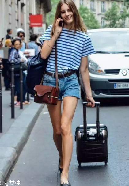 條紋t恤搭配什么褲子？這幾款穿搭簡單又出彩