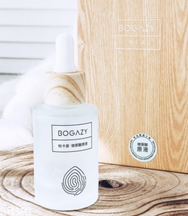 柏卡姿玻尿酸原液使用方法 會讓人上癮的小木瓶 柏卡姿玻尿酸原液使用方法 會讓人上癮的小木瓶