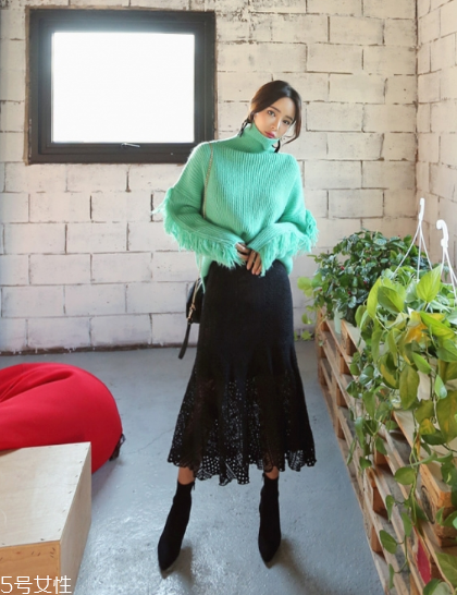 蕾絲半身裙配什么上衣好看？瞬間氣質(zhì)脫俗